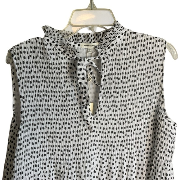 Max Studio White and Black Patterned Blouse - Picture 4 of 9